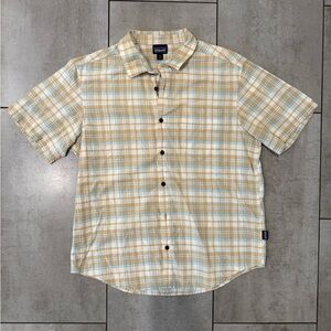 Patagonia plaid short sleeve shirt